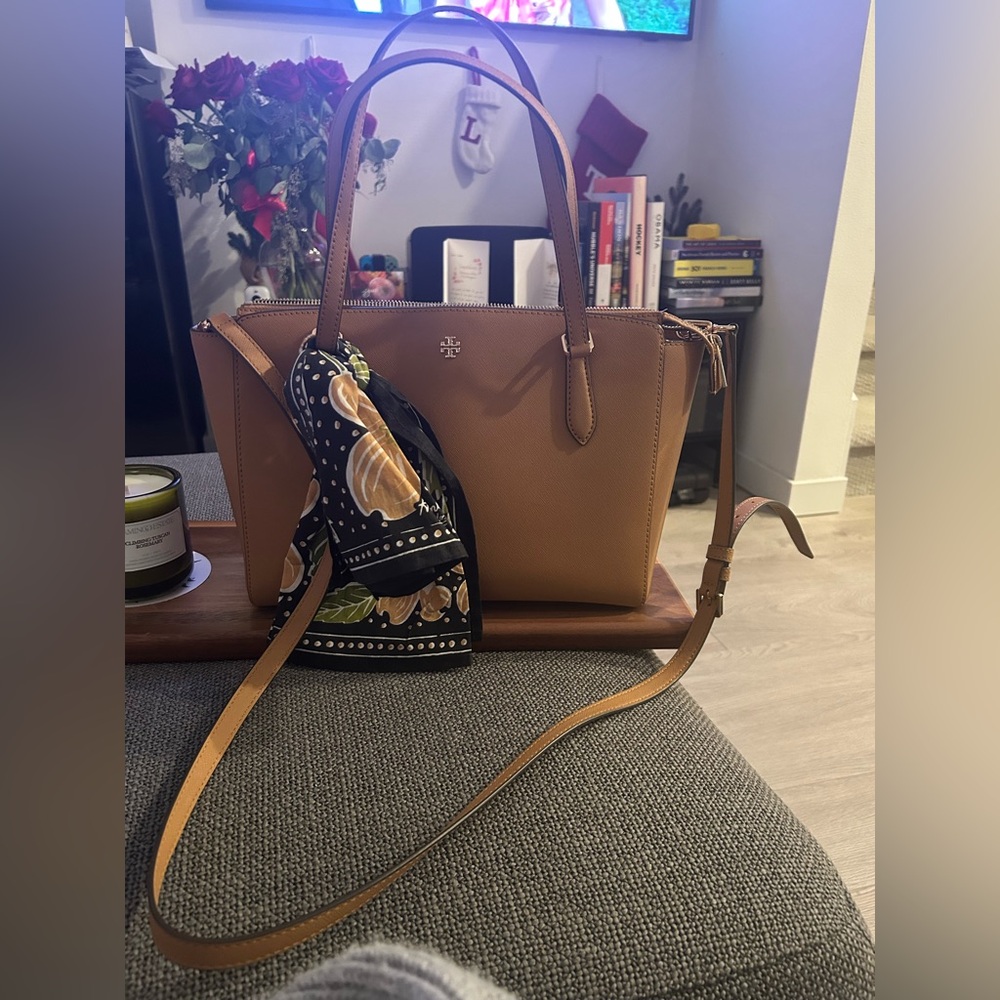 Tory Burch like new camel tote